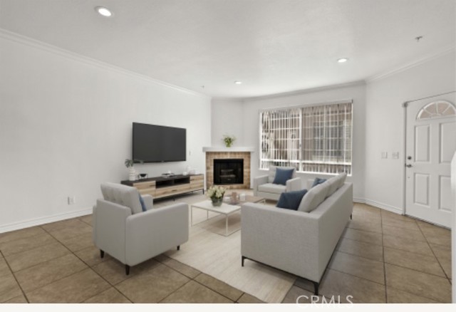 18347 Saticoy Street, 4 photo 3
