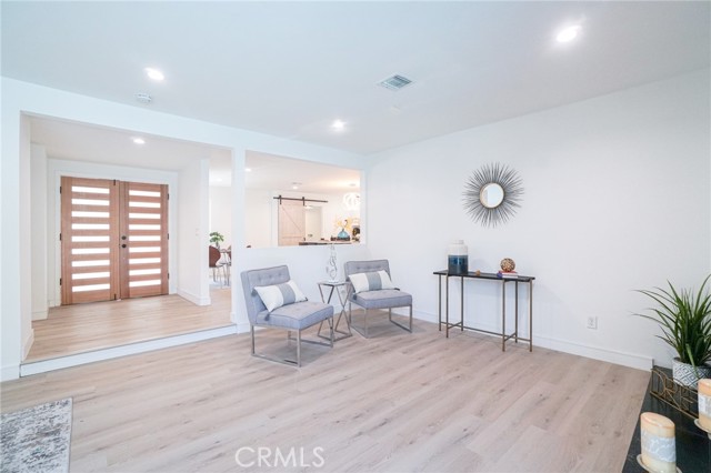 18601 Citronia Street photo 7