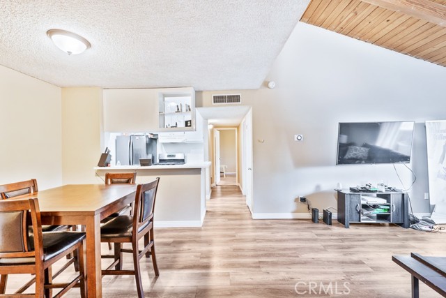 10331 Lindley Avenue, 208 photo 7