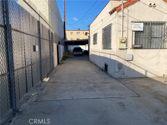 12039 Runnymede Street photo 2