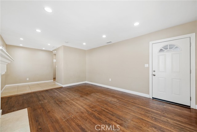 7838 Vantage Avenue photo 4