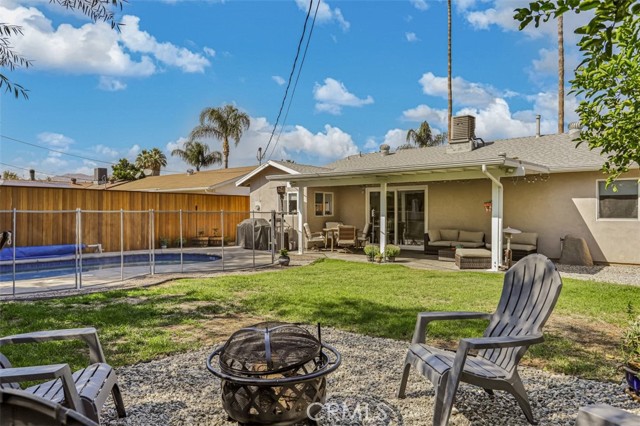23338 Hamlin Street photo 4