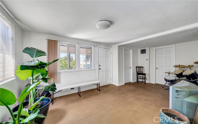 10842 Scoville Avenue, Sunland (los Angeles), CA, 91040 10842 Scoville Avenue, Sunland (los Angeles), CA, 91040