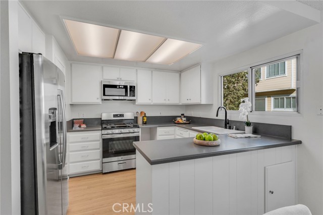 7038 De Celis Place, 24 photo 6