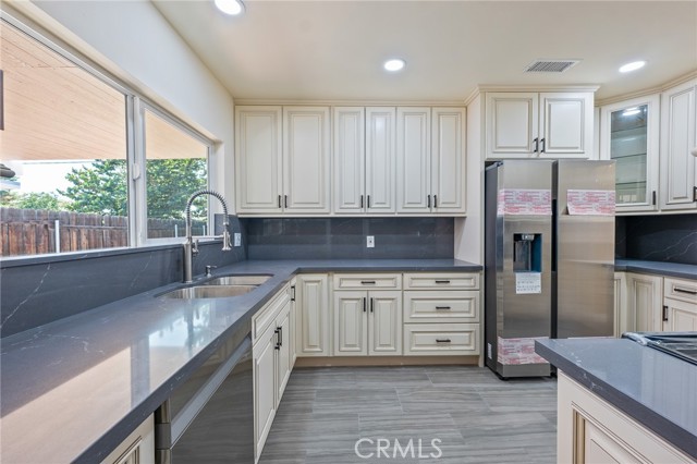 17604 Willard Street photo 3