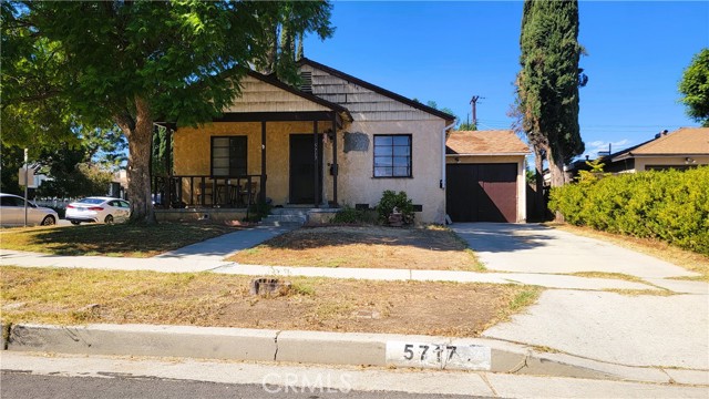5717 Bianca Avenue photo 1