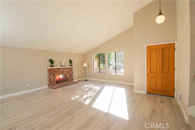 18517 Labrador Street photo 3