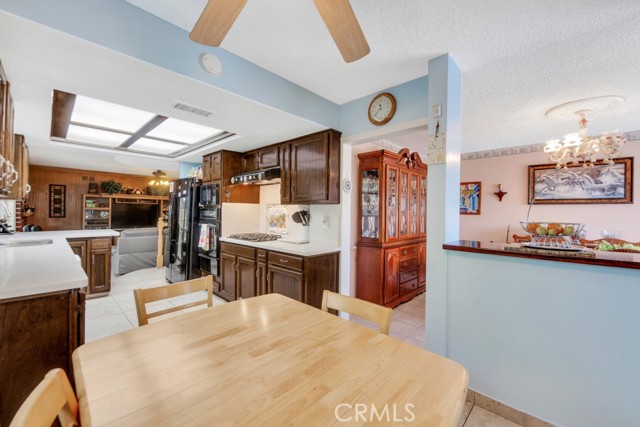 15732 Hartland Street photo 6