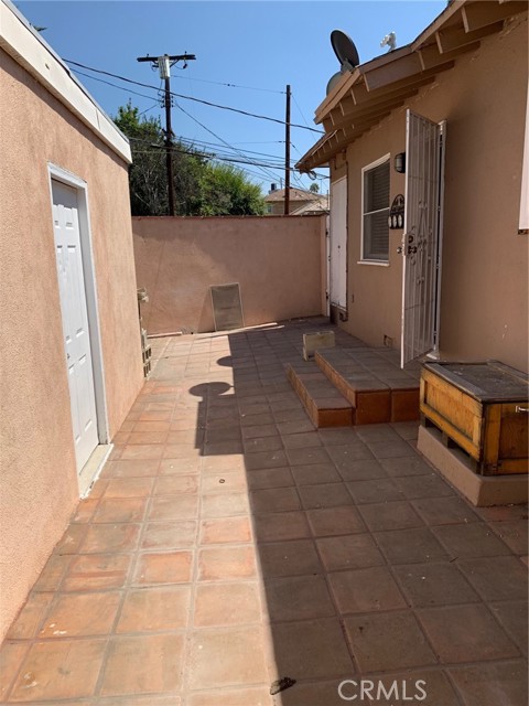 12825 Oxnard Street photo 8