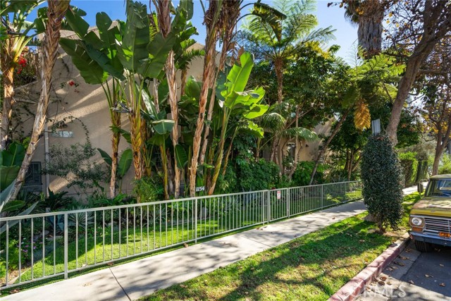 1154 Sycamore Avenue, Hollywood, California 90038, 2 Bedrooms Bedrooms, ,3 BathroomsBathrooms,Residential Purchase,For Sale,Sycamore,SR21264665