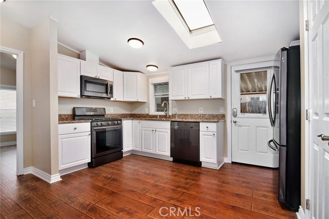 4201 Topanga Canyon Boulevard, 41 photo 6