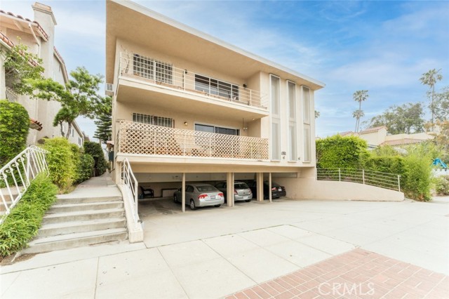 A marvelous investment opportunity located in the prime city of Santa Monica! Just off the Montana Ave and 19th St intersection, this two-story 7,180-sqft building has had Soft-Story Retrofit completed per LADBS requirements, five 3-bedroom and one 2-bedroom units for a total of six units, and comes with on-site covered parking enough for 6-cars with single garages at the rear of the building. Has a massive upside in rents, great for owner user or investors to add to their portfolio. Perfectly situated down the street from Trader Joe’s, Pavilions, and the Aero Theater, plus close to a variety of trendy shops, eclectic dining, entertainment, the bustling Santa Monica Boulevard, and just minutes away from the beautiful SoCal beaches!