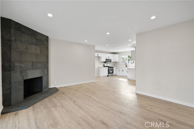 9436 Hayvenhurst Avenue, North Hills (los Angeles), CA, 91343 9436 Hayvenhurst Avenue, North Hills (los Angeles), CA, 91343