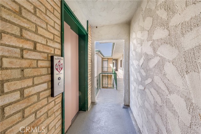 5315 Zelzah Avenue, 16 photo 6