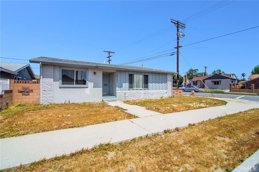 12731 Stagg Street, North Hollywood, CA 91605