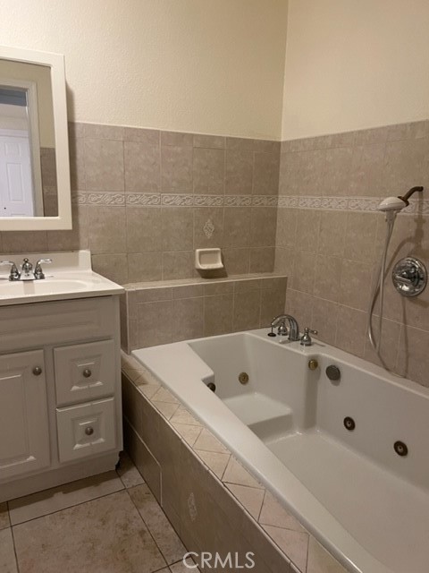 12401 Filmore Street, 814 photo 6