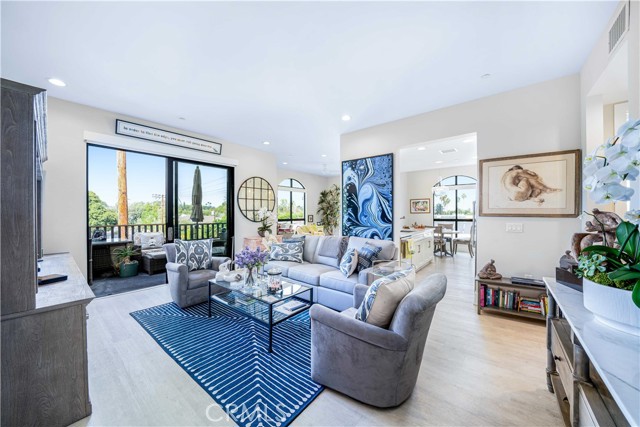 5015 Balboa Boulevard, 408 photo 1