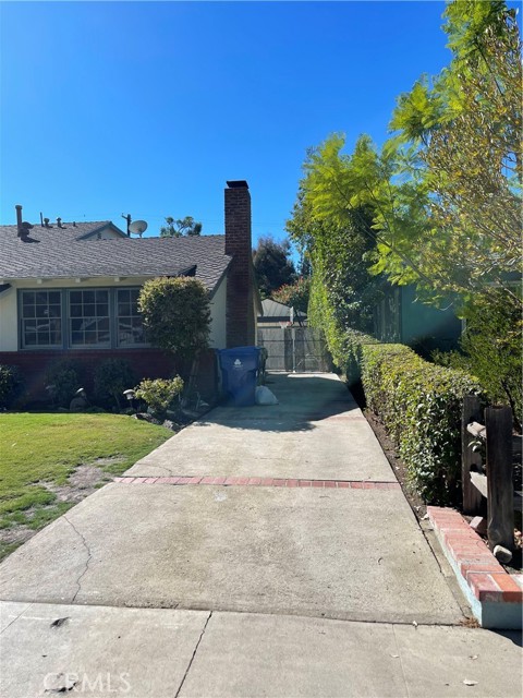 21230 Velicata Street photo 2