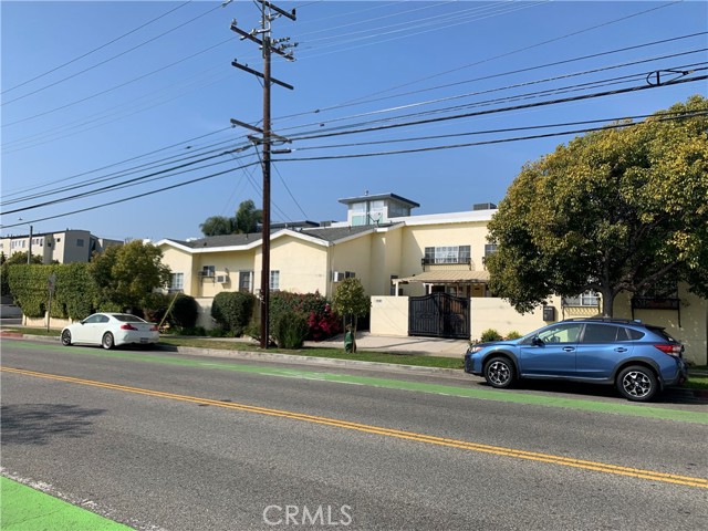 2411 Arizona Avenue Santa Monica, California What a fantastic property! This 7 bedroom, 5 bathroom home, recently used as an assisted living center, has endless options and potential! With its excellent location and potential for redevelopment into single family or multi-residential, this is an opportunity that you are not going to want to miss!