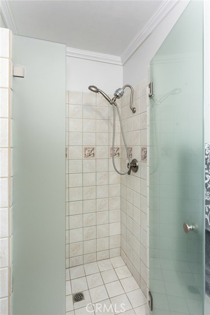 5334 Lindley Avenue, 317 photo 18