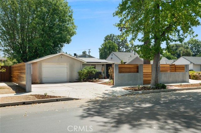 6952 Colbath Avenue photo 2