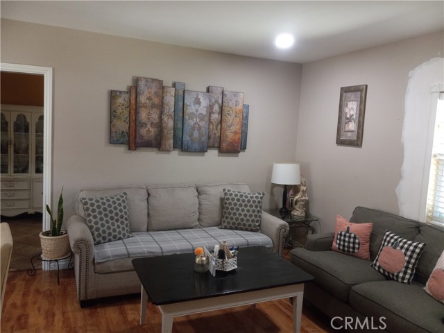 6952 Calvin Avenue photo 4