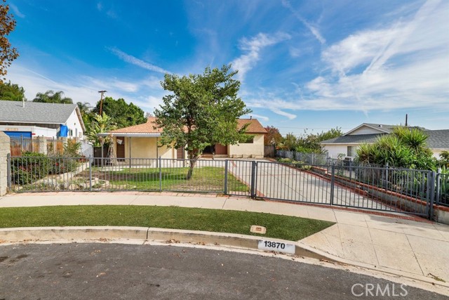 13870 Stratton Avenue photo 2