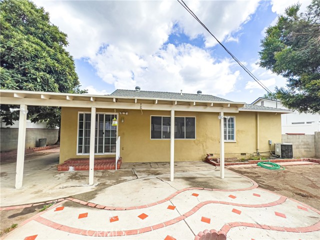 8051 Darby Place photo 4