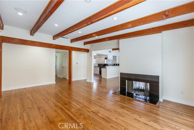 6106 Wilkinson Avenue photo 6