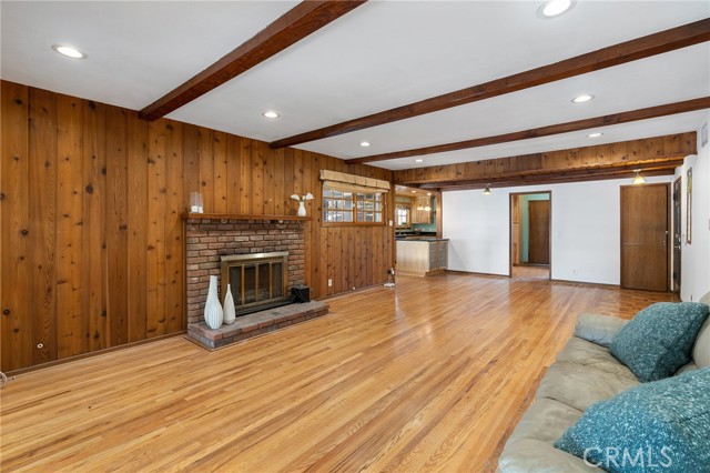 22615 Hatteras Street photo 8