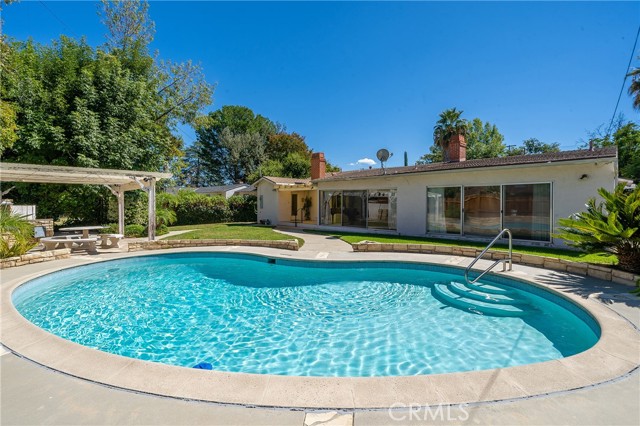 23103 Leonora Drive photo 2