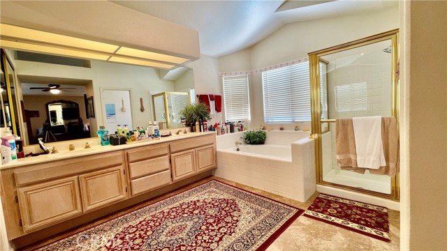 Owners Bathroom w/ Dual Sinks