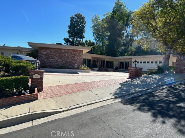 17116 Adlon Road photo 2