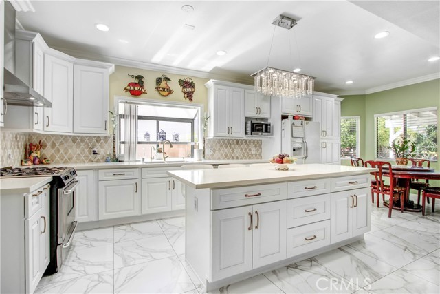 17021 Lassen Street photo 10