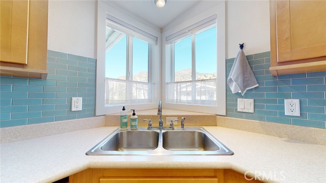 15455 Glenoaks Boulevard, 164 photo 7