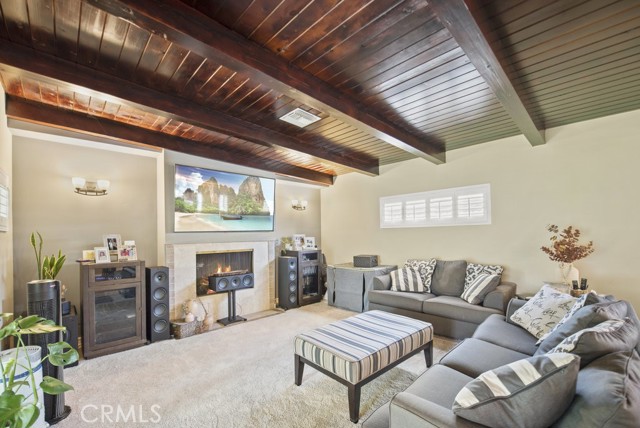 6943 Aura Avenue photo 7