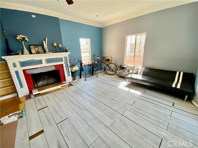 13332 Del Sur Street photo 8