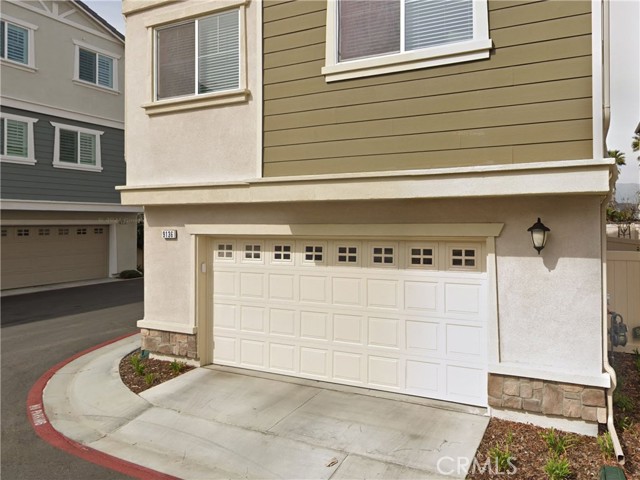 9136 Foster Lane photo 3