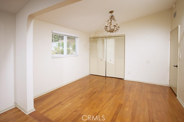 20735 Clarendon Street photo 7