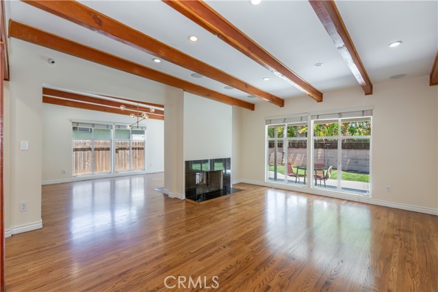 6106 Wilkinson Avenue photo 4