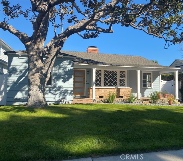 4246 Farmdale Avenue Studio City, California Charming, newly remodeled 3 bed, 2 1/2 Bath home located in the Colfax Meadows neighborhood. Walk into a bright living room featuring a large window seat where you can relax and read or enjoy the fireplace during a cold night. Home also features a den room which can be used an additional family room or office, includes a wood/gas fireplace. Spacious kitchen with stainless steel appliances. Master Bedroom with en suite bathroom. Two rooms share a hall bath and a half bath for your guests. Laundry conveniently located inside the house.
Minutes from Tujunga Village where you can enjoy great boutiques, restaurants and coffee shops!!! Located in the award winning Carpenter Charter School District as well as amazing Private schools.
One year minimum lease. Back house is a separate residence and not included in the lease.
Shown by appointment with completed PEAD form. All Covid protocols must be followed. Masks to be worn at all times.