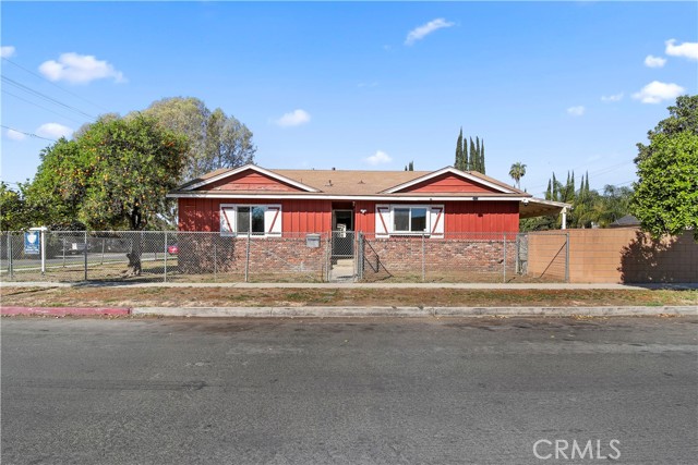 Detail Gallery Image 1 of 1 For 13801 Valerio St, Van Nuys,  CA 91405 - 3 Beds | 3 Baths