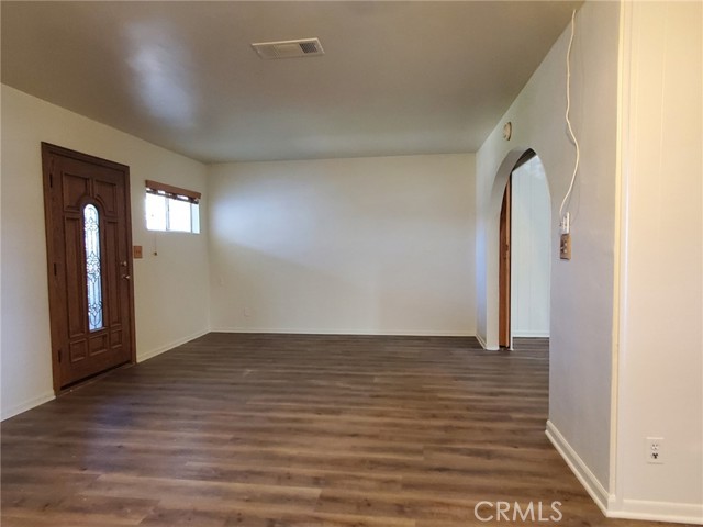14656 Alexander Street photo 5