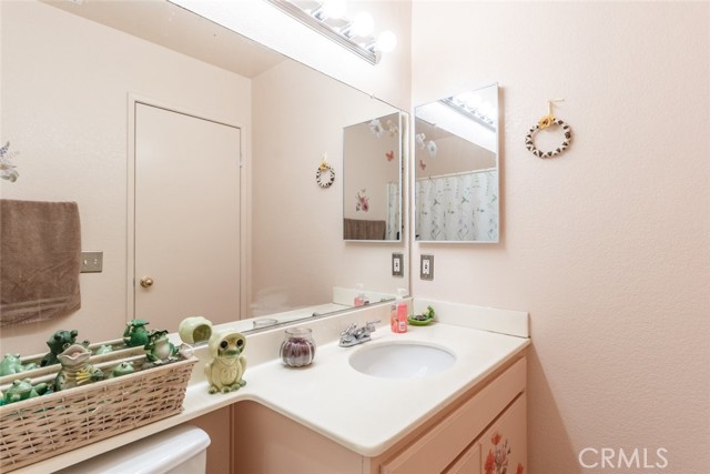 Detail Gallery Image 13 of 34 For 2135 Bend Ave, Lancaster,  CA 93535 - 4 Beds | 2 Baths