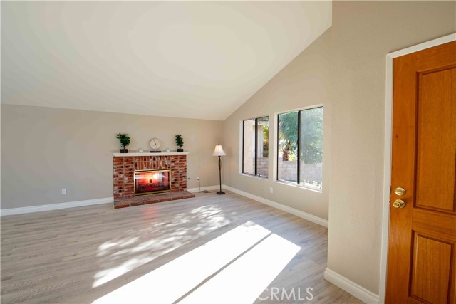18517 Labrador Street photo 8