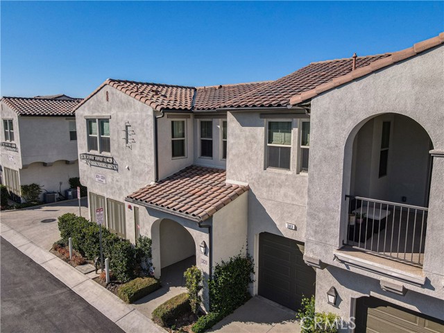 301 Trailblaze, Irvine, CA 92618