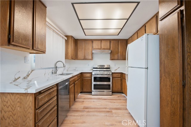 8744 Darby Avenue, 3 photo 8
