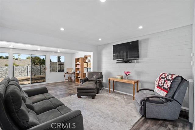 568 Ebbtide Circle photo 1
