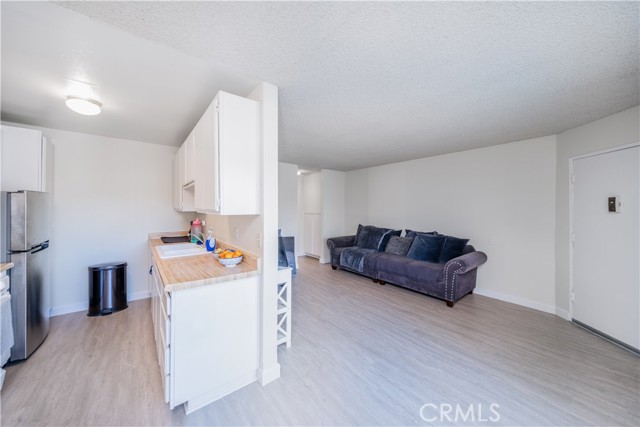 5329 Cahuenga Boulevard photo 7