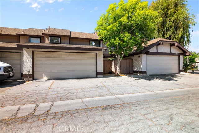 Image 2 for 24843 Apple St #E, Newhall, CA 91321